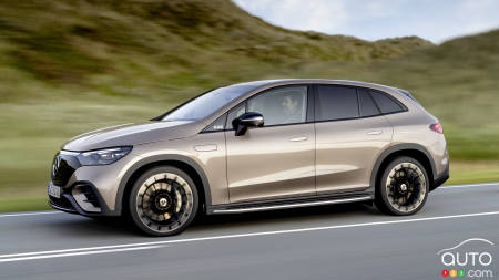 Mercedes-Benz VUS EQE 2023 - Profil